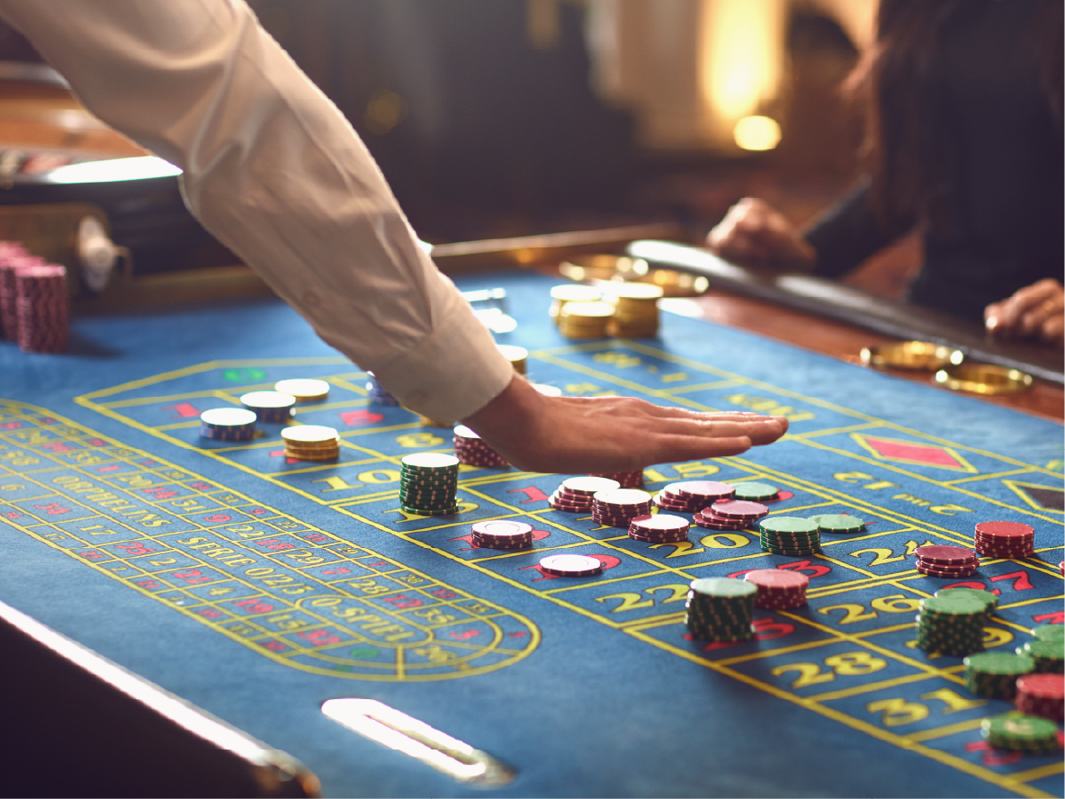 Live Dealer Games Versus Slot Play: Lucky Numbers Betting Guide for Wyns Casino (Canada)