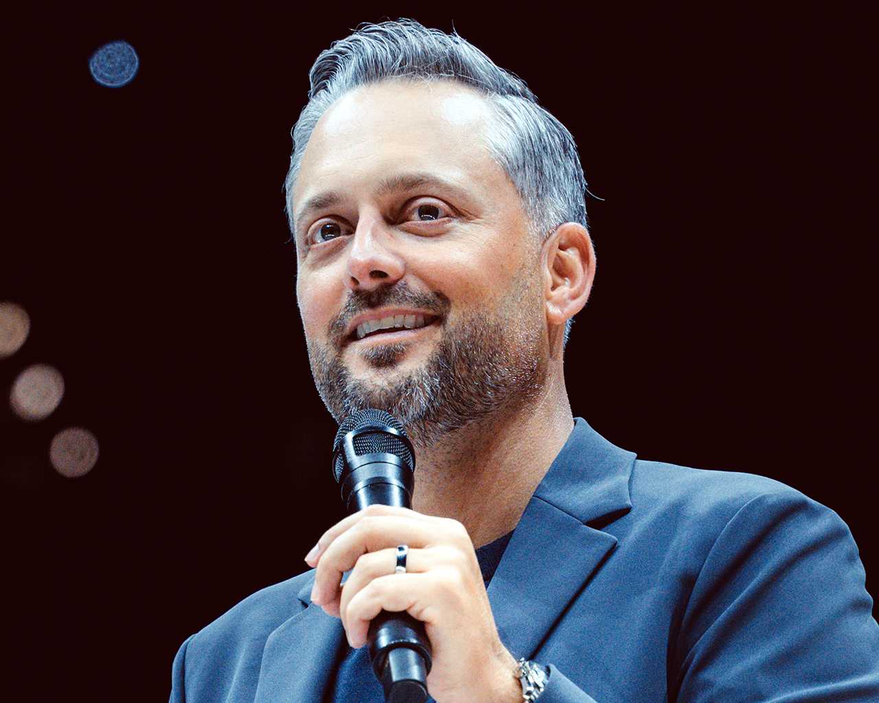 Nate Bargatze: Big Dumb Eyes World Tour