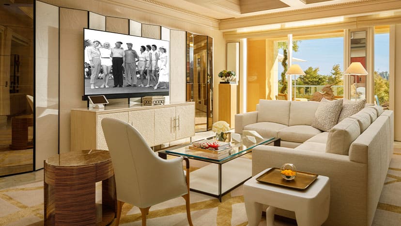 Wynn Fairway Villa dining area overlooking the golf course