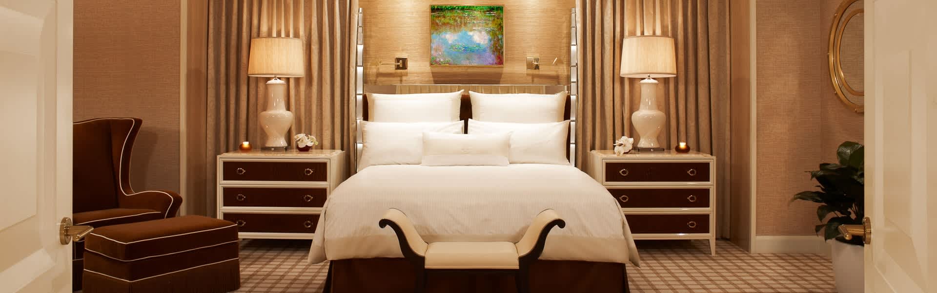 Encore Salon Suite Bedroom