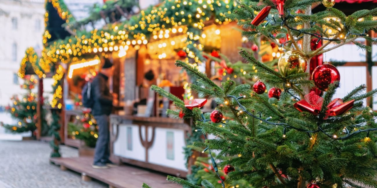 outside market during christmas