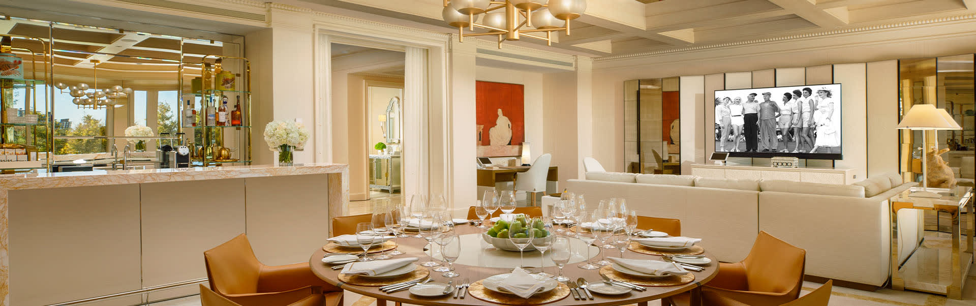 Bar and dining view inside the Wynn Fairway Villa