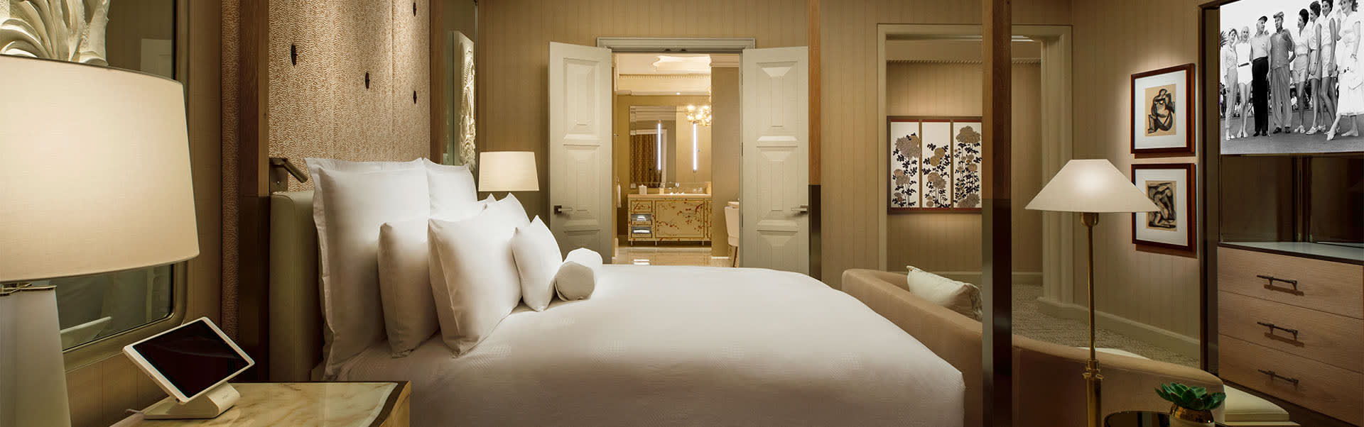 Bedroom & bath view inside the Wynn Fairway Villa