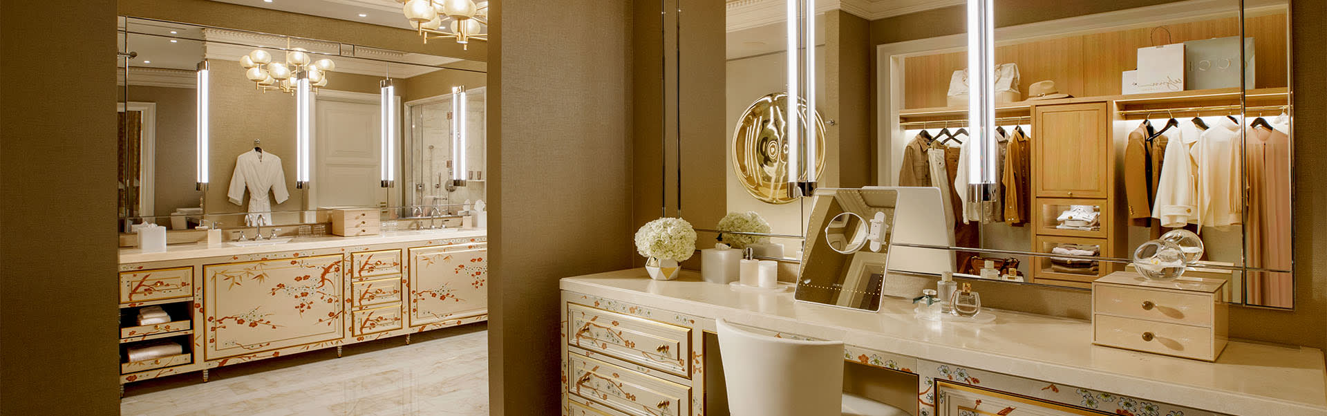 bathroom view inside the Wynn Fairway Villa