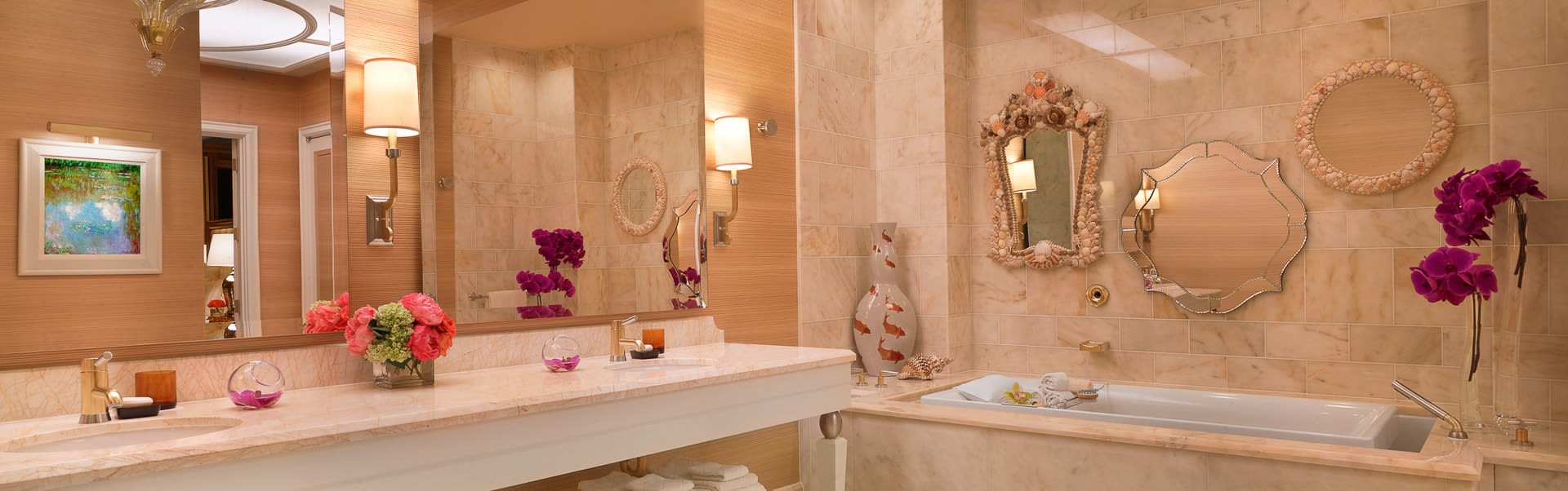 Bathroom inside the Wynn Fairway Villa
