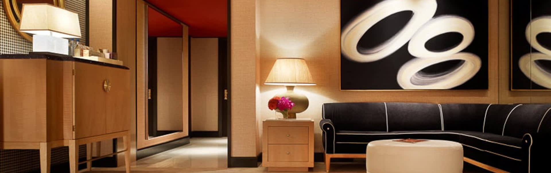 Encore Resort Two Queens Sitting Room