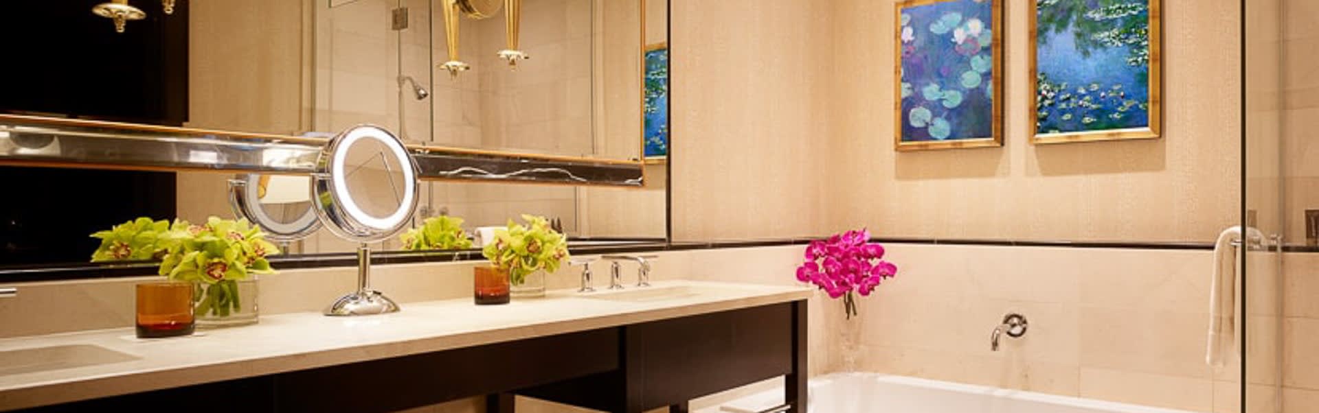 Encore Panoramic View Two Queens Bathroom