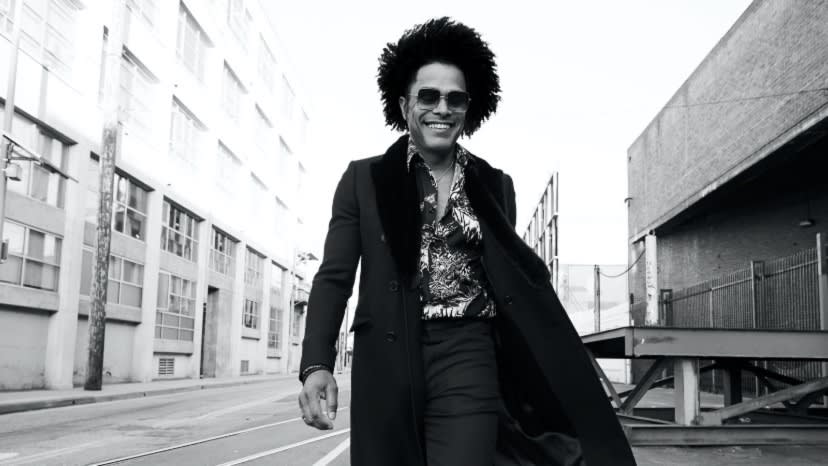 Maxwell performs in Las Vegas at Encore Theater