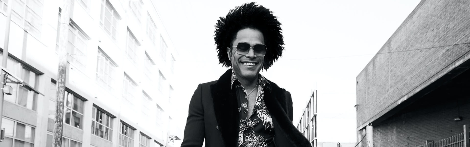 Maxwell Performs in Las Vegas at Encore Theater