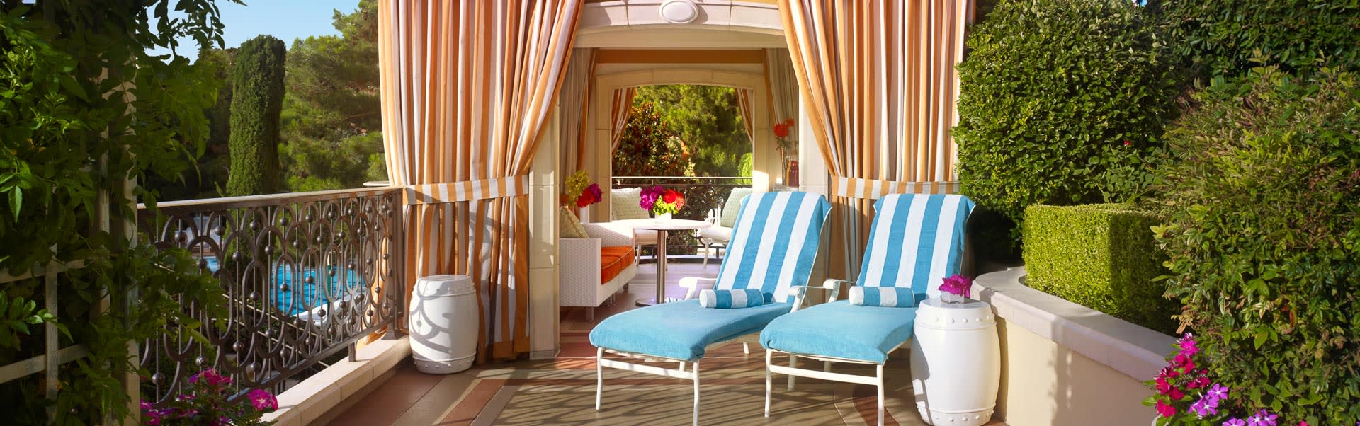Pools And Cabanas Wynn Las Vegas And Encore