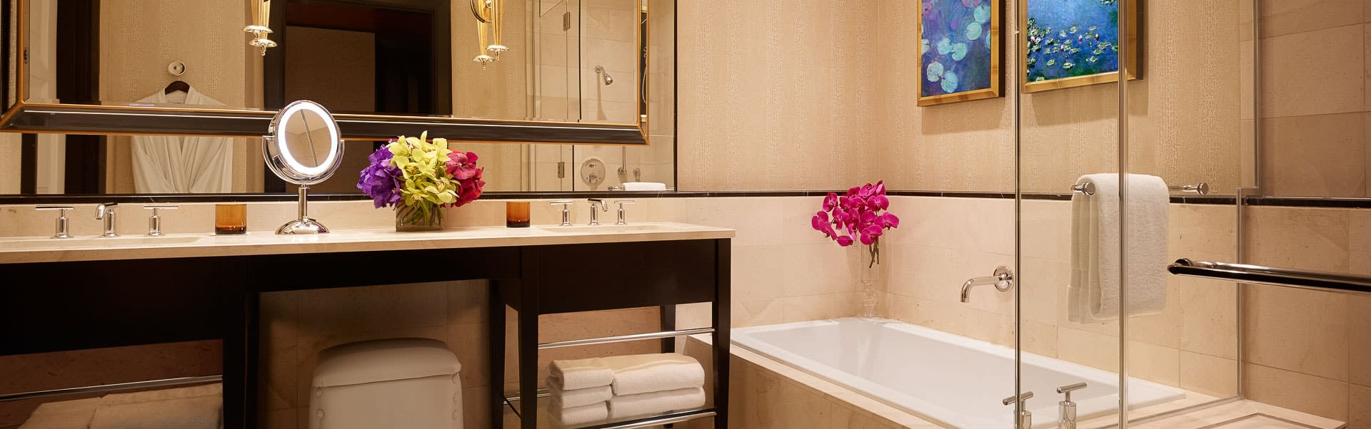 Encore Panoramic View Bathroom