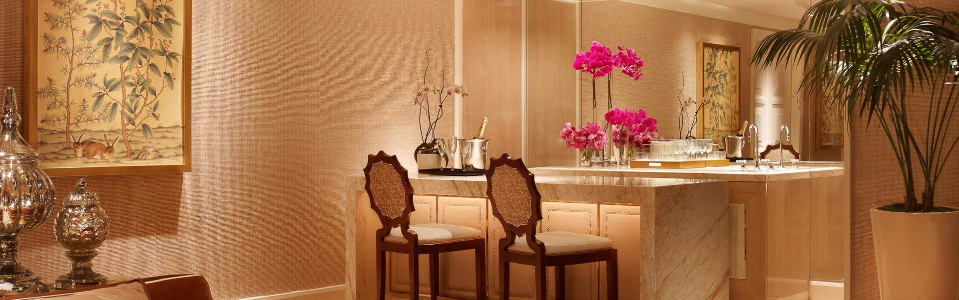 Encore Salon Suite Bar