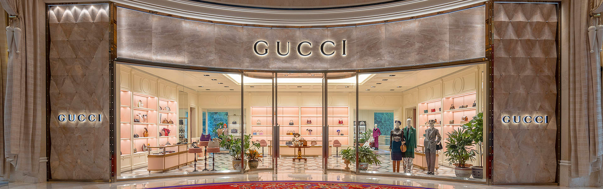 GUCCI: Gucci Store vs. Gucci.com