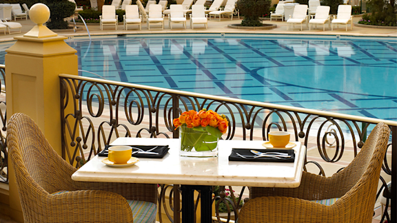 Terrace Pointe Cafe Outdoor Dining Wynn Pool