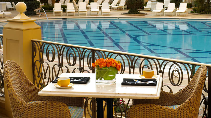 Terrace Pointe Cafe Outdoor Dining Wynn Pool